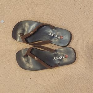Roxy flip flops